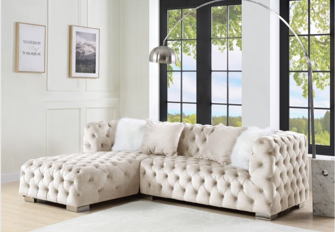 Tiffani Sectional w Pillows - LDH Furniture